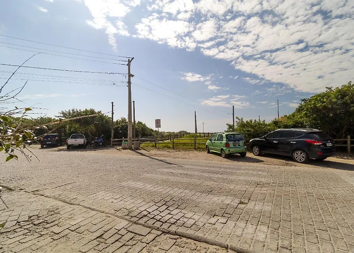 Apto Com Sacada A Poucos Metros Da Praia Vin202