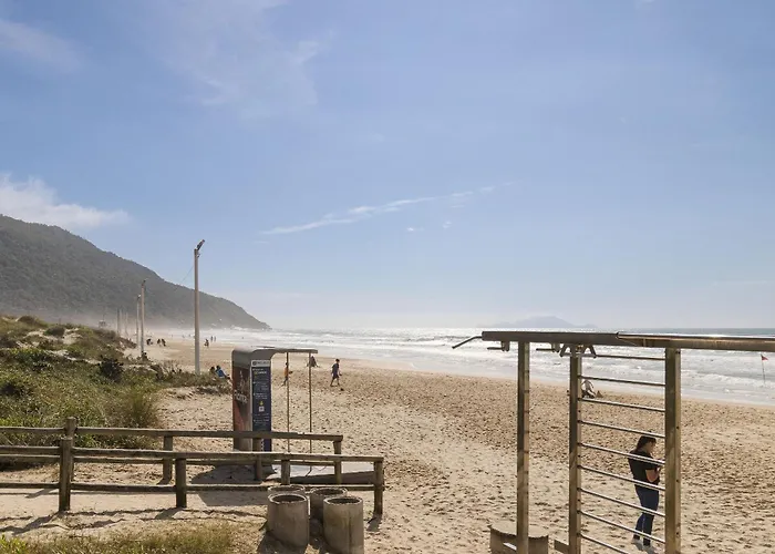 Apto Com Sacada A Poucos Metros Da Praia Vin202